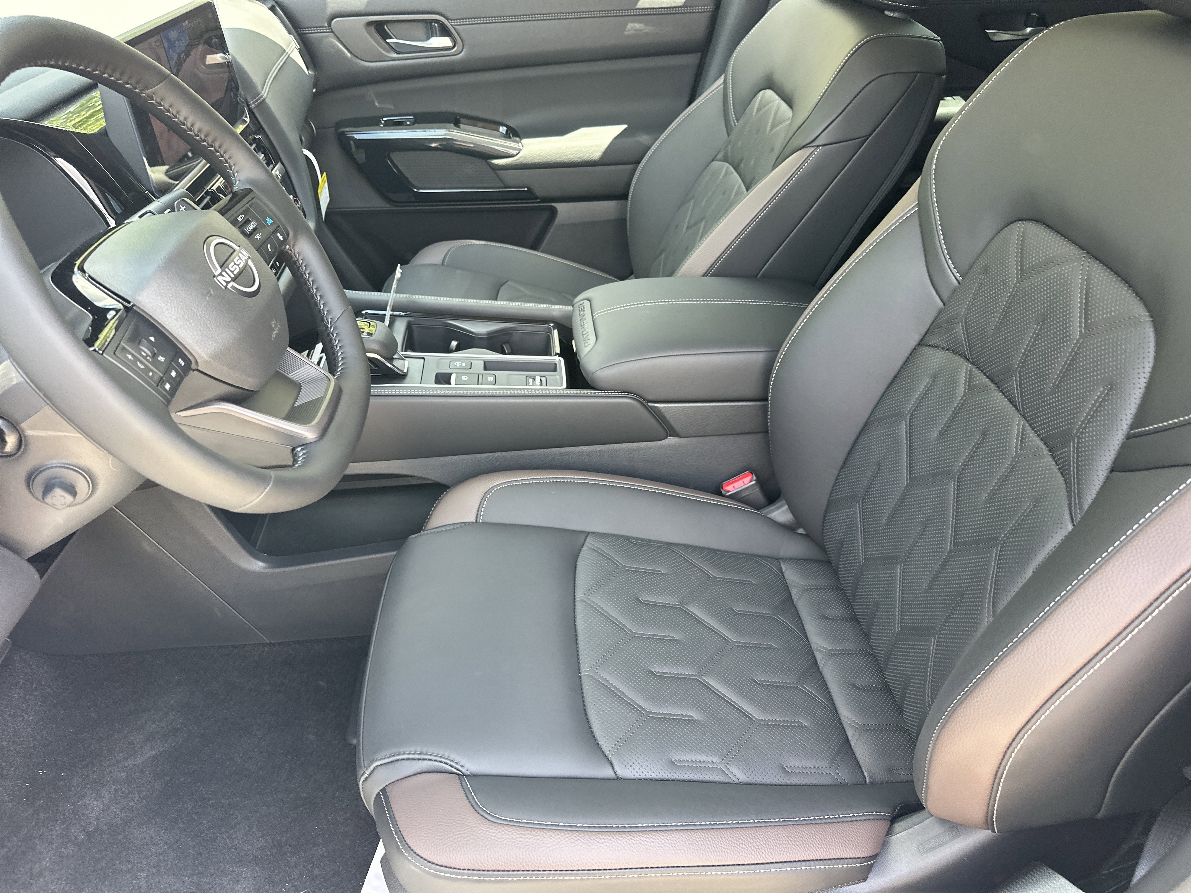 New 2026 Everest White Pearl Tricoat Nissan Platinum image 10