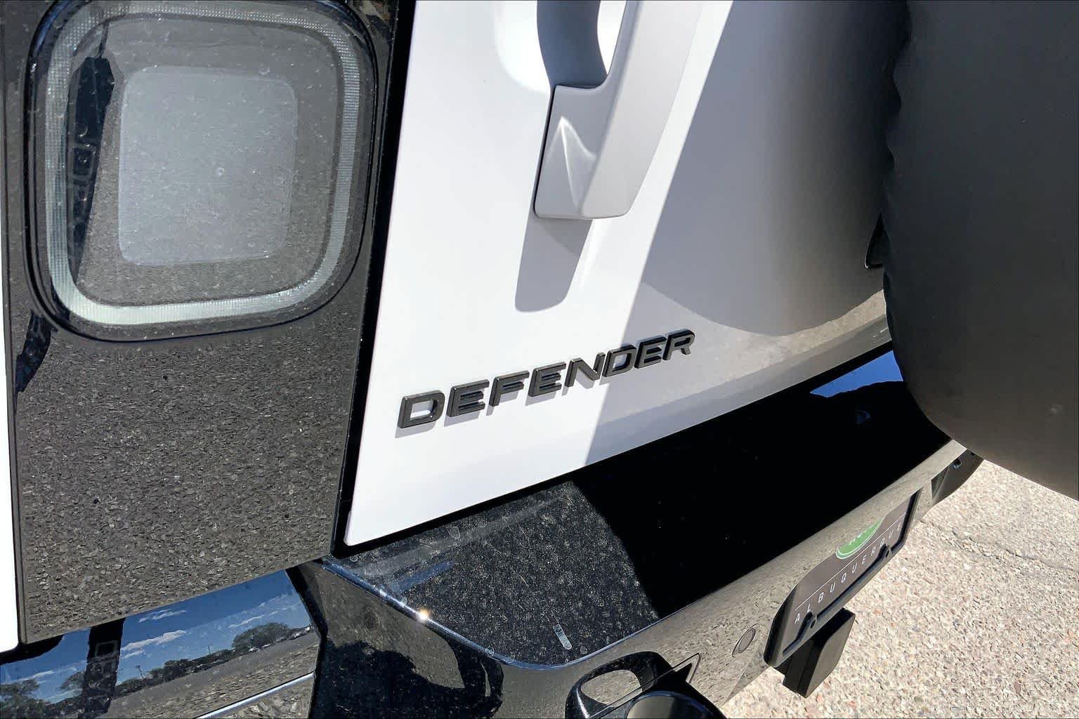 New 2026 Borasco Grey Land Rover X-Dynamic SE image 15