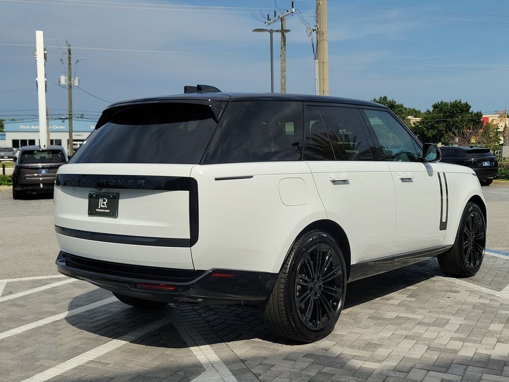 New 2026 Fuji White LAND ROVER SE image 5