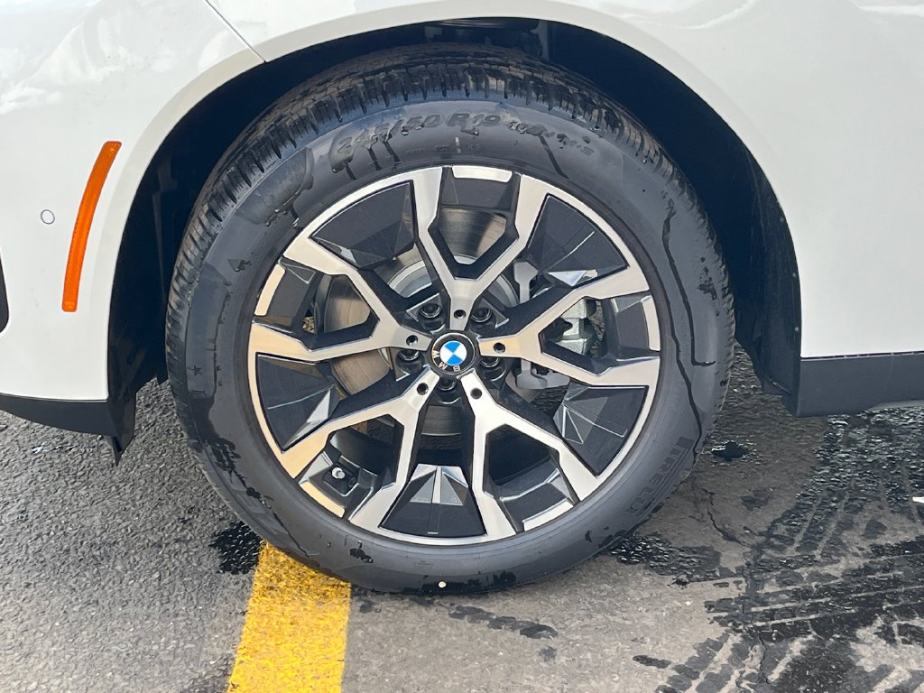 New 2026 Mineral White Metallic BMW 30 xDrive image 8