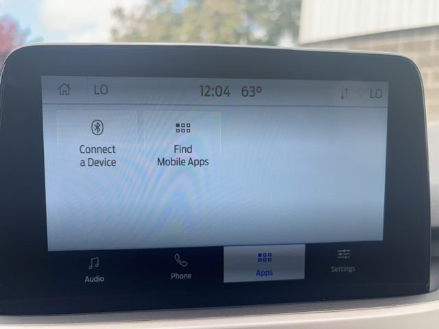 Used 2022 White Ford SE image 25