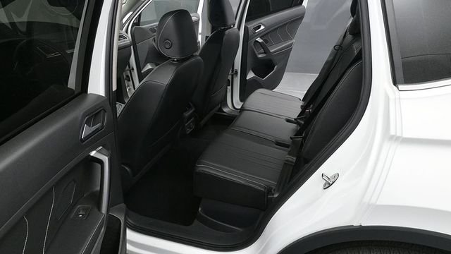 Used 2022 White Volkswagen 2.0T SE image 10