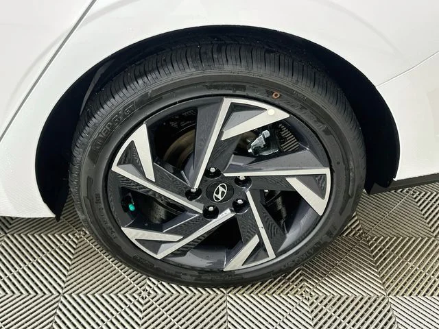 New 2026 Hyundai ELANTRA Limited
