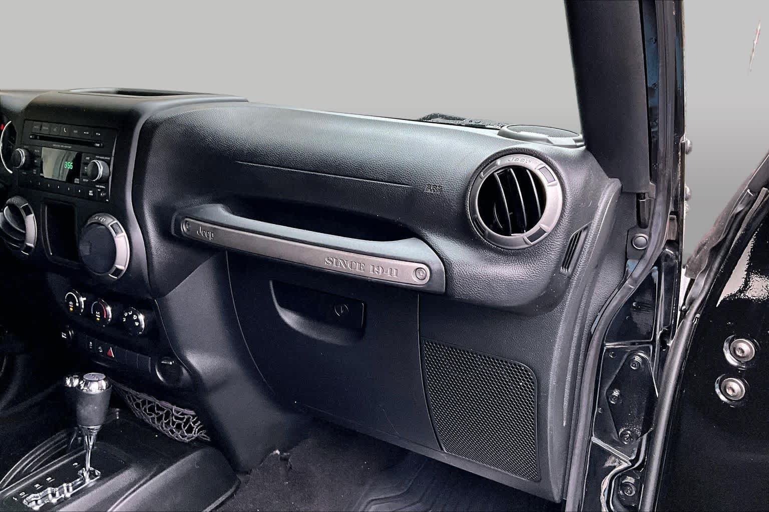 Used 2017 Black Clearcoat Jeep Sport image 18