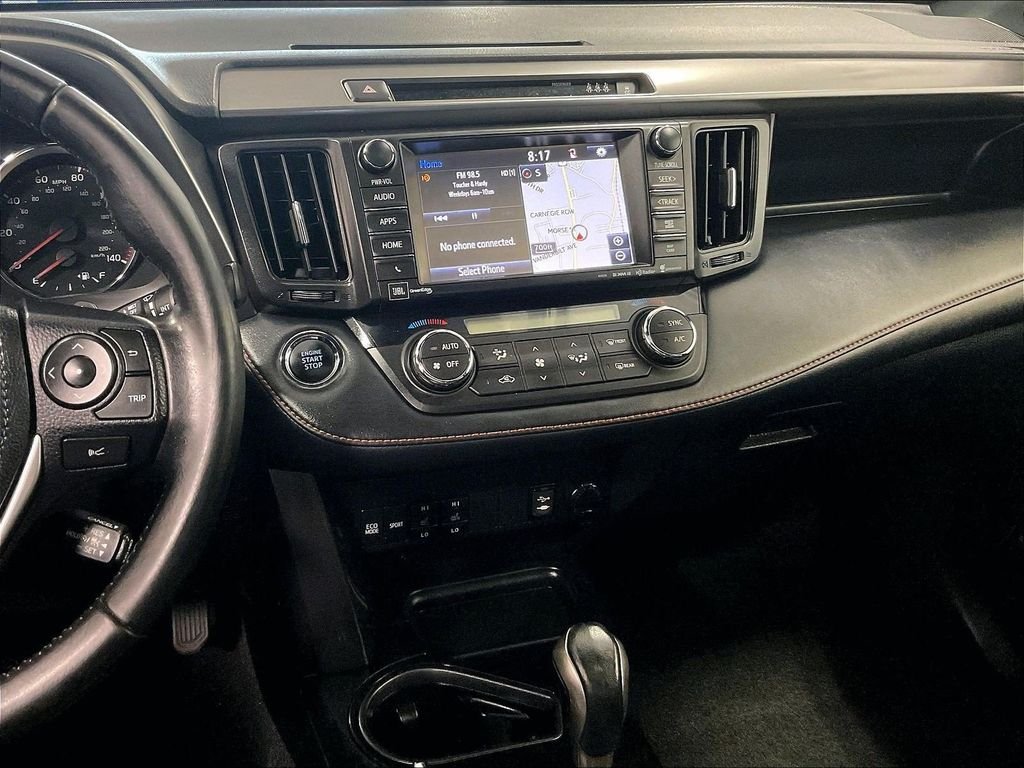 Used 2018 Silver Toyota SE image 18