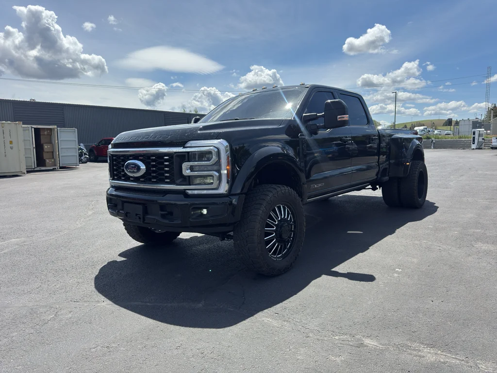 2025 Ford F-450 Platinum 4x4 Crew Cab 8' Box DRW's photo