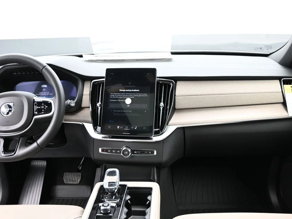New 2026 Crystal White Volvo Plus image 21