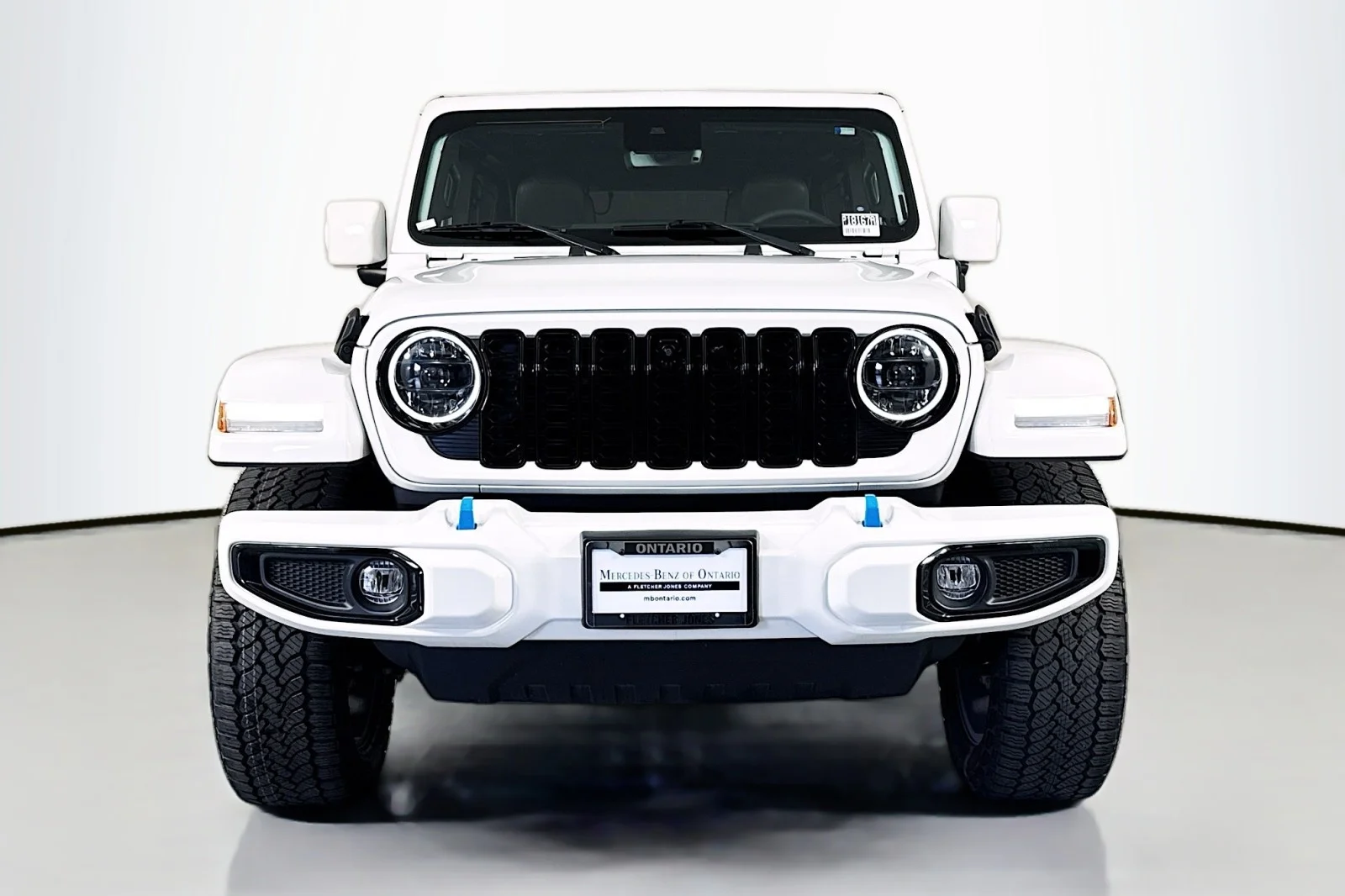 Used 2024 BRIGHT WHITE Jeep High Altitude image 3