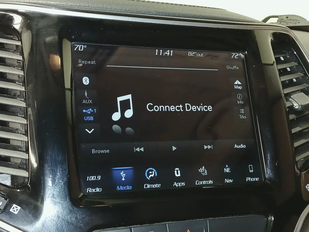 Used 2019 Black Jeep Limited image 25