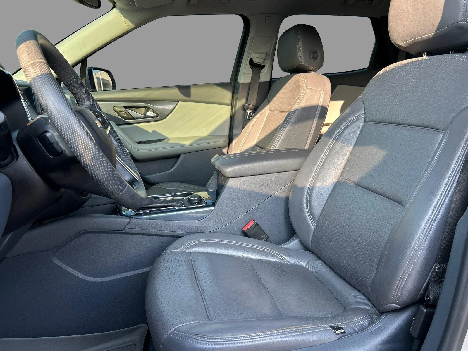 Used 2021 SILVER ICE METALLIC Chevrolet LT image 17