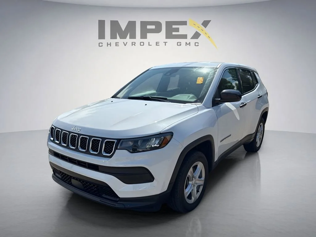 Used 2024  Jeep Sport image 1