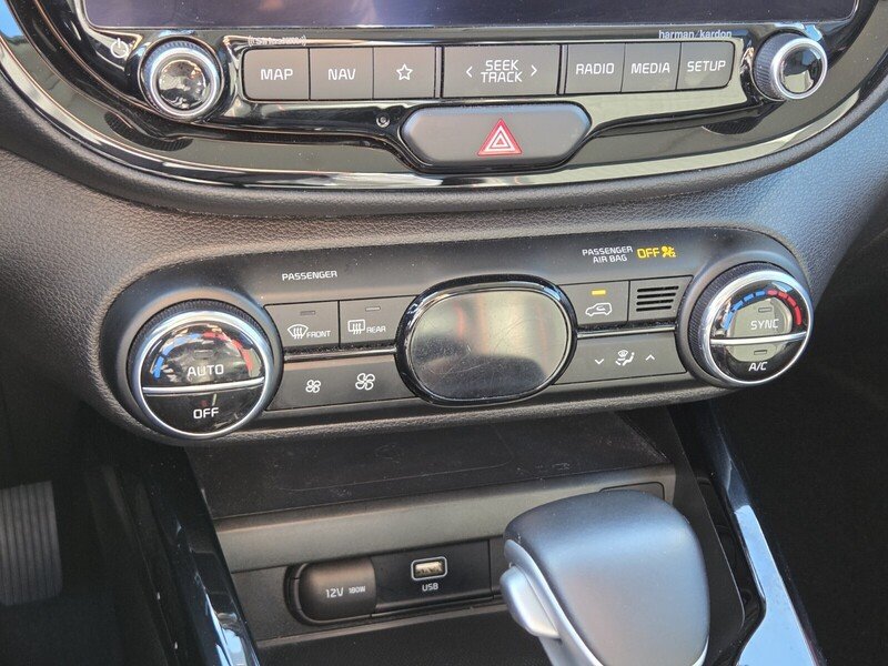 Used 2023 White Kia GT-Line image 31