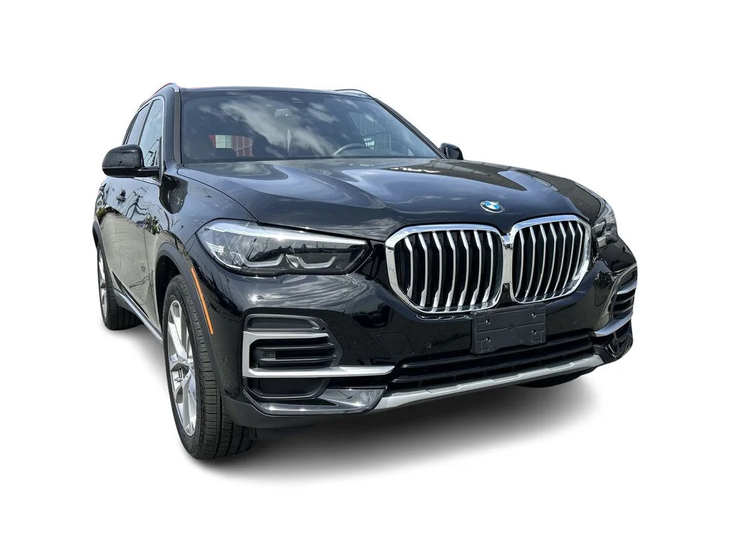 Used 2023  BMW xDrive40i xDrive40i   Low Mileage   Dilawri Certif image 3