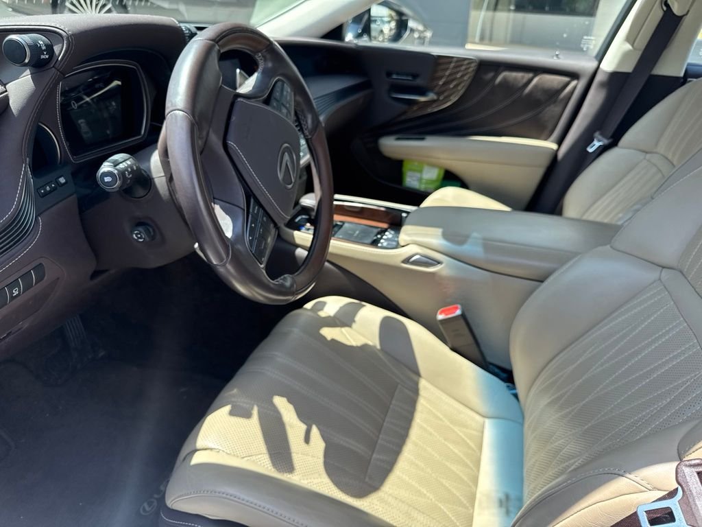 Used 2018 White Lexus 500 Base image 5