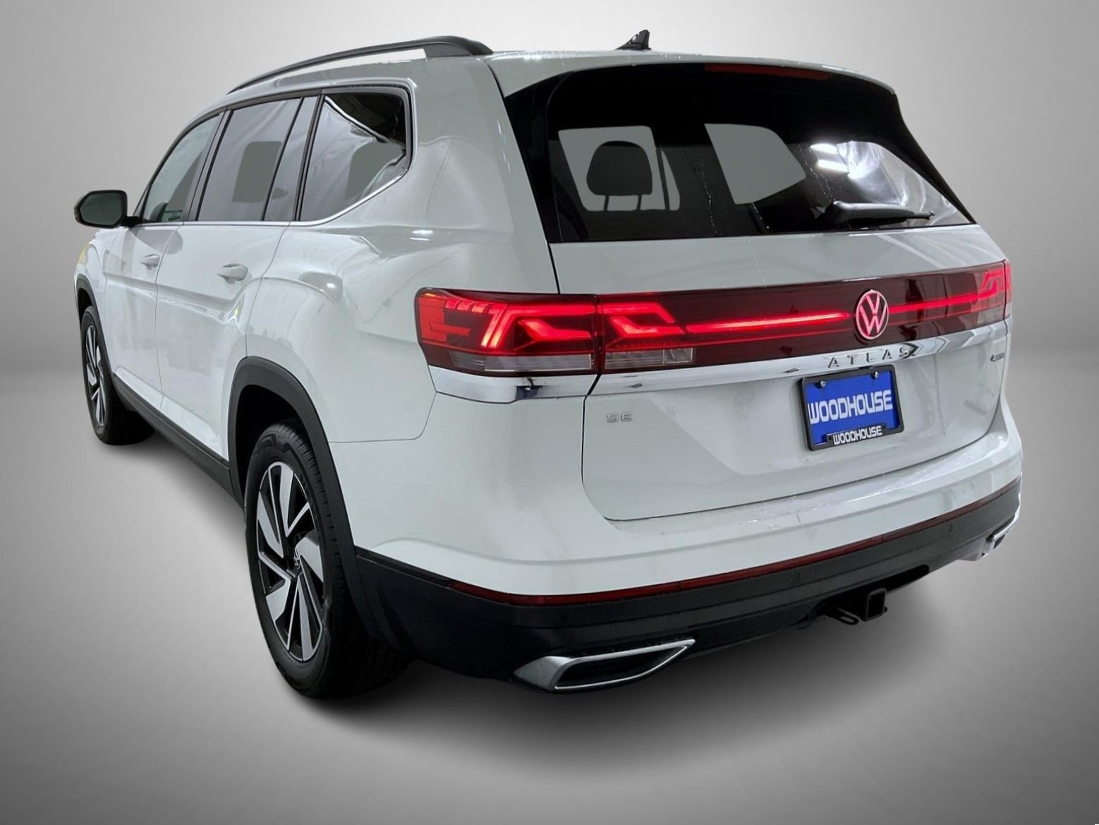 2025 Volkswagen Atlas SE w/Tech - Photo 7