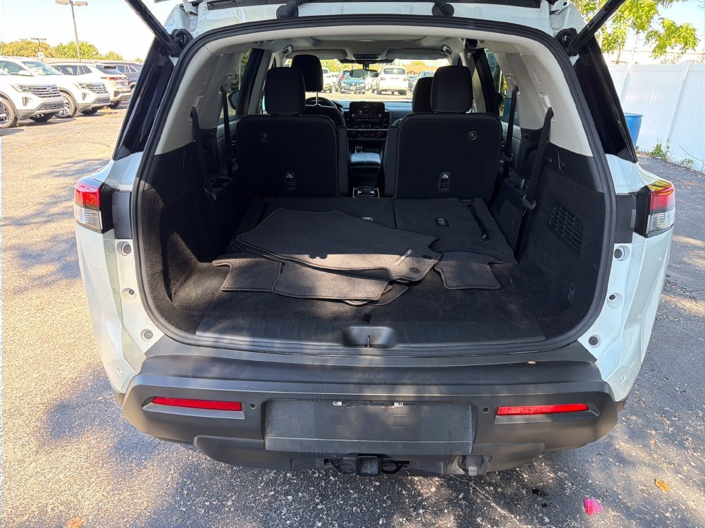 Used 2025 White Nissan SV image 29