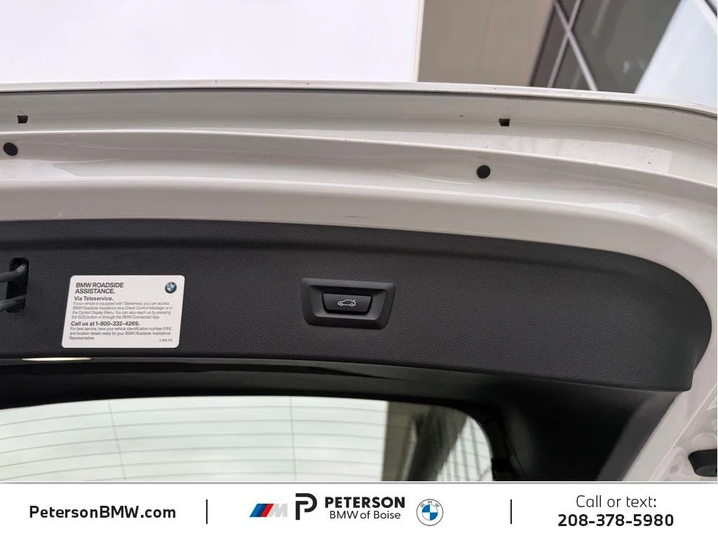 Used 2023 White BMW xDrive50 image 12
