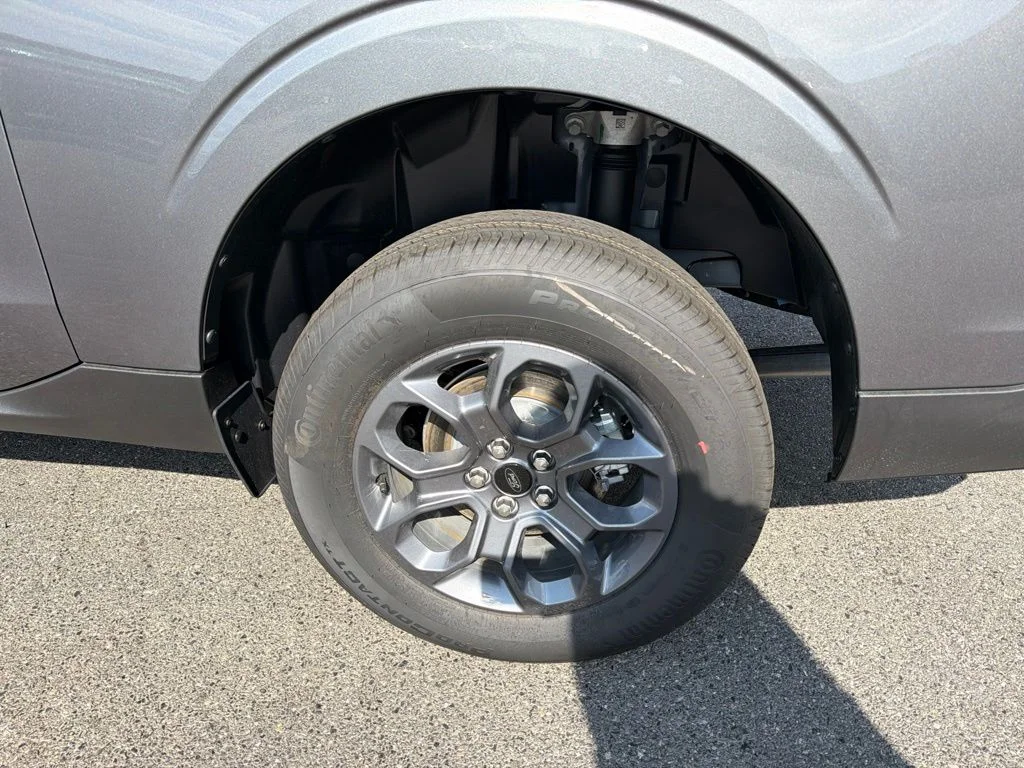New 2026 Carbonized Gray Metallic Ford XLT image 19