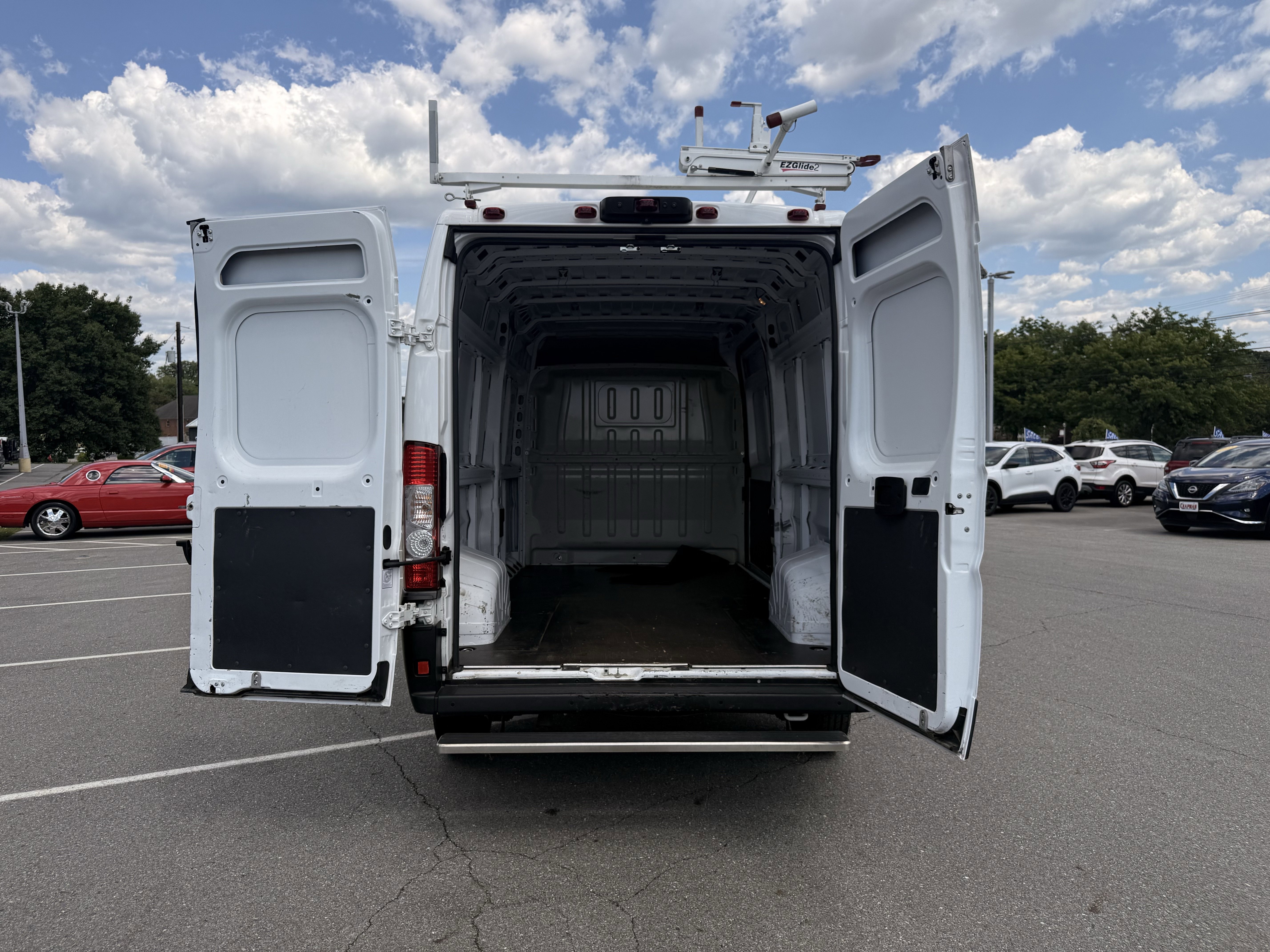 Used 2022 White Ram High Roof image 27