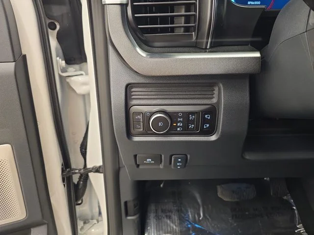 New 2026 Star White Metallic Tri-Coat Ford F-350® Platinum® image 44