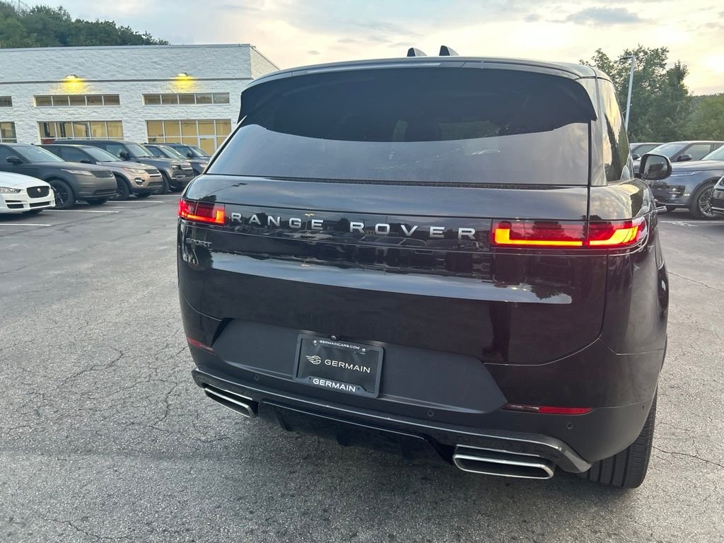 Certified Used 2025 Santorini Black Metallic Land Rover SE image 9