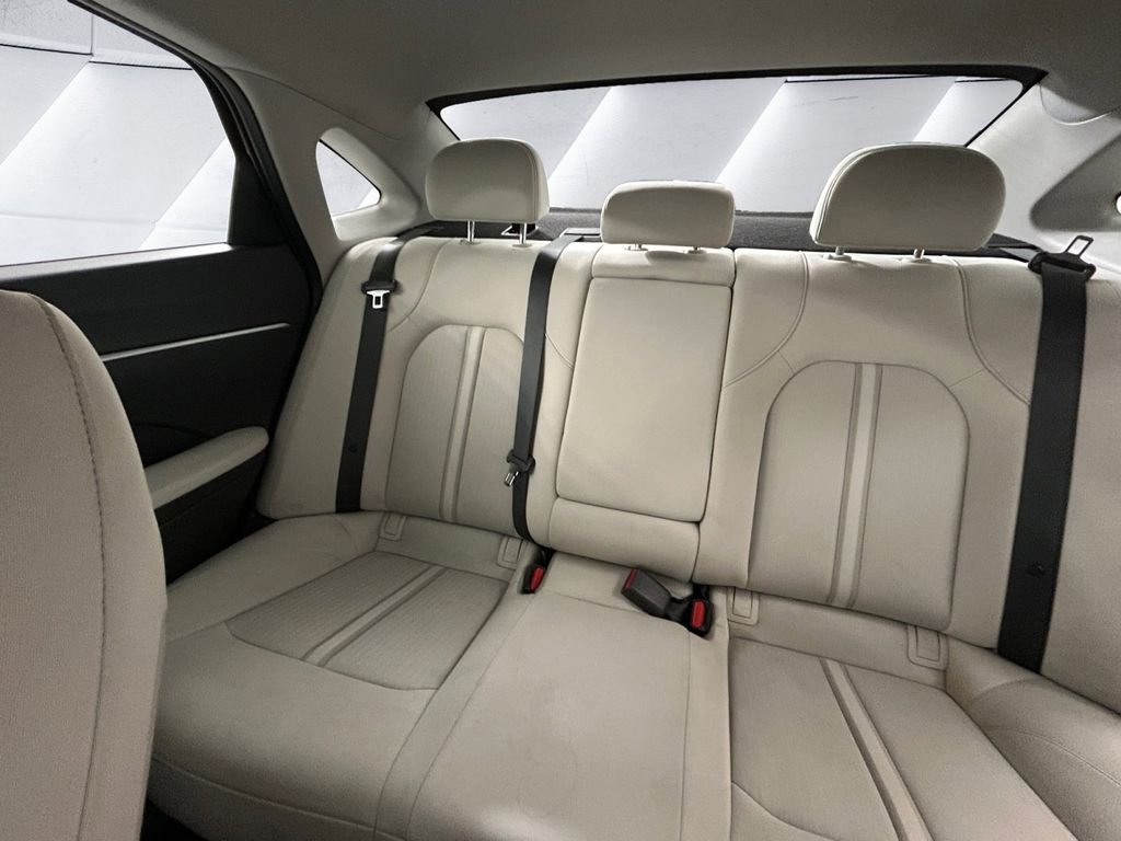 Used 2025 Red Hyundai SEL image 18