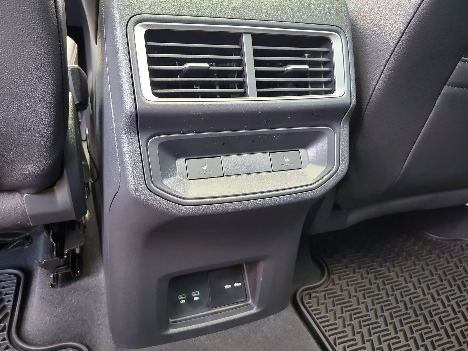 2025 Volkswagen Atlas Cross Sport SEL R-LINE - Photo 14