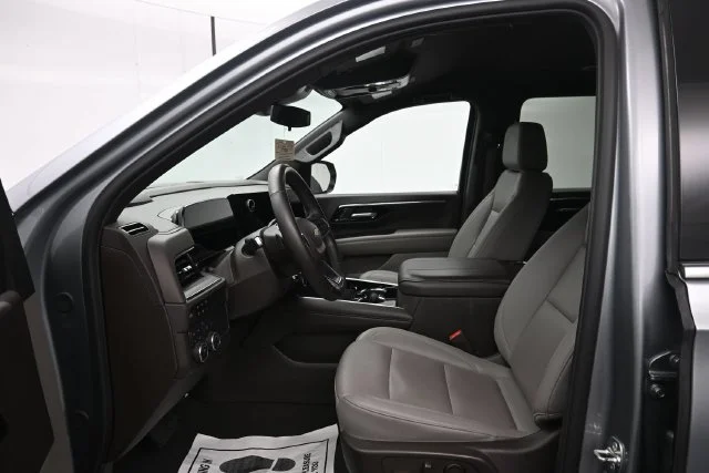 Used 2025 Sterling Gray Metallic Chevrolet LT image 10