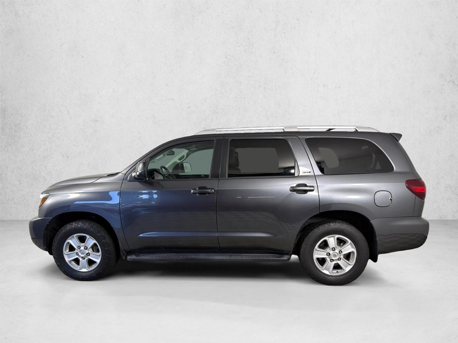 Used 2019 Magnetic Gray Metallic Toyota SR5 image 8