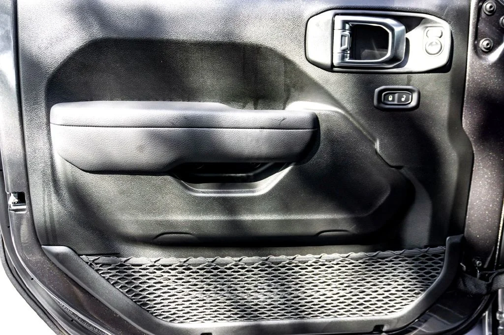 New 2025 Gray Jeep Mojave image 7