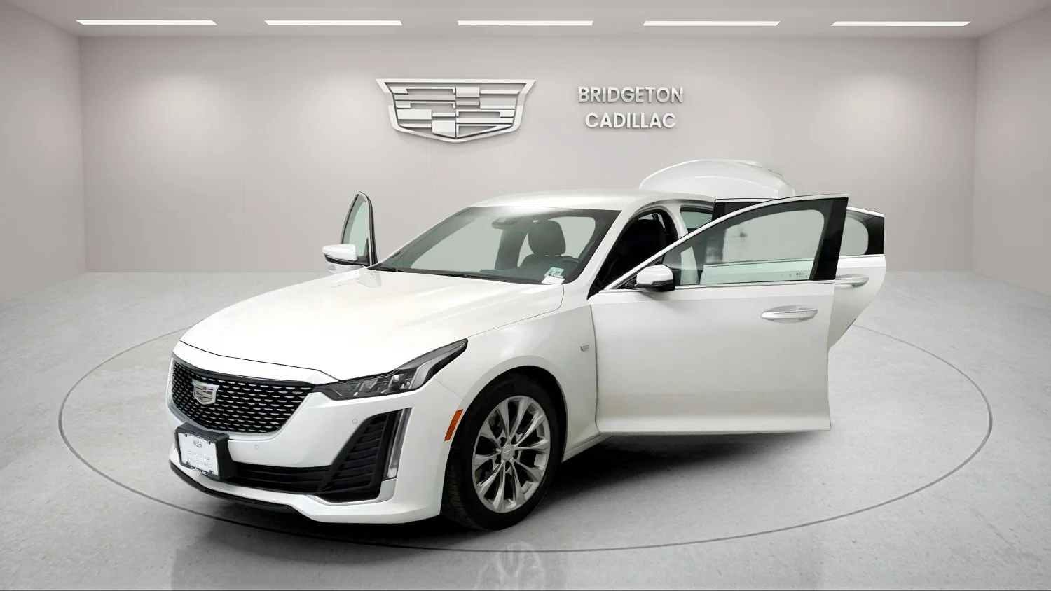 Used 2022 White Cadillac Premium Luxury image 30