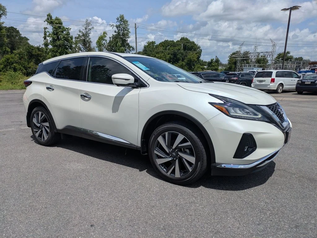 Used 2024 White Nissan SL image 2