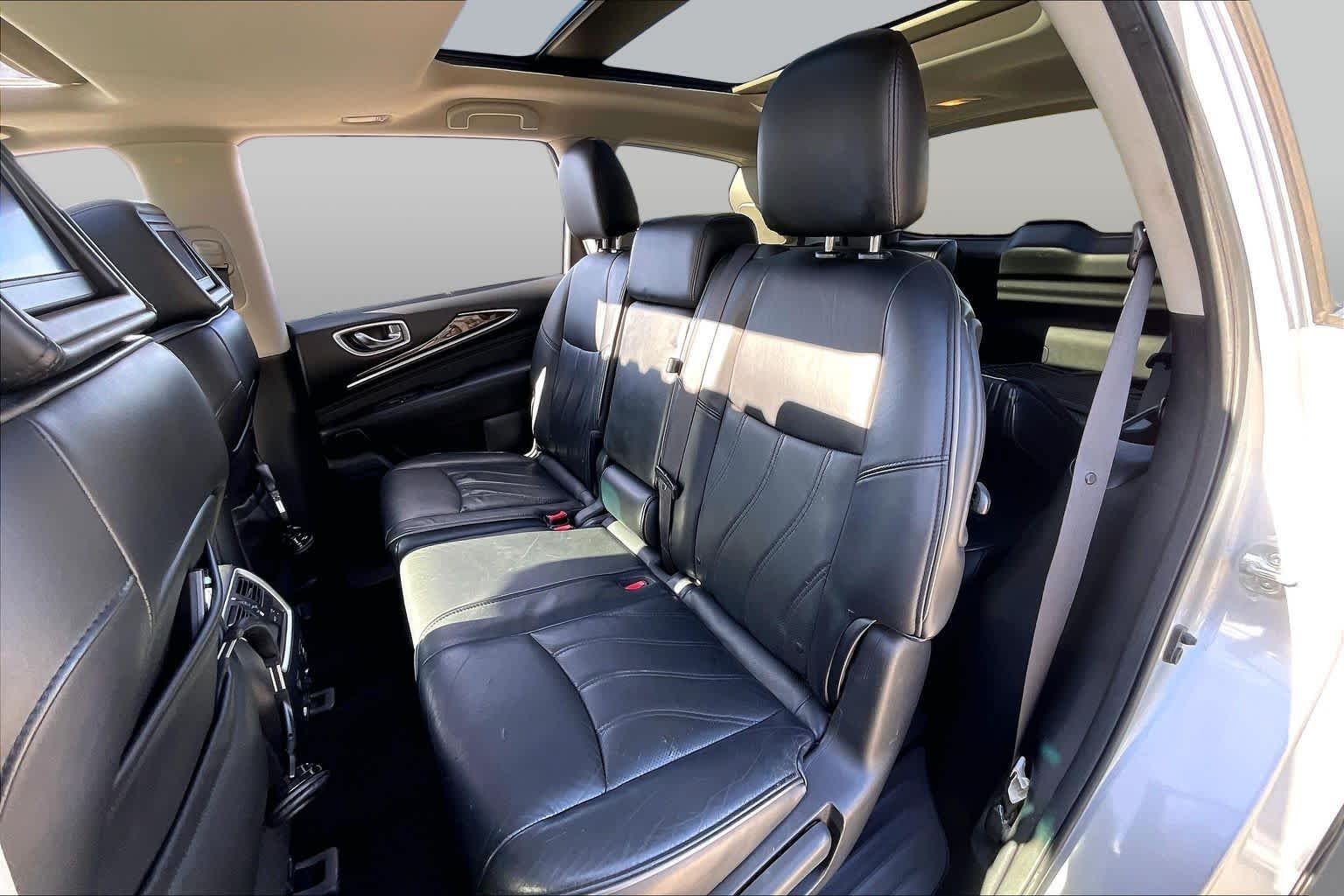 Used 2013 Liquid Platinum INFINITI  image 20