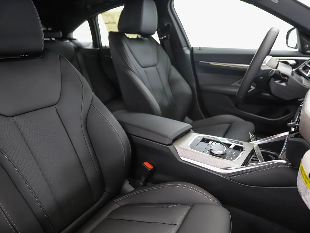 2025 BMW i4 M50 - Photo 31