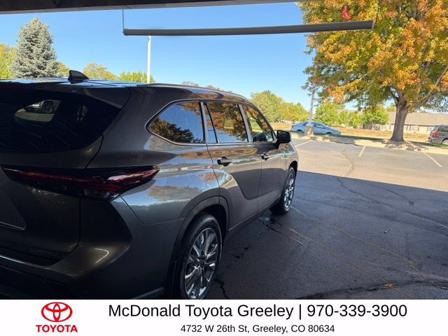 Used 2026  Toyota Limited image 5