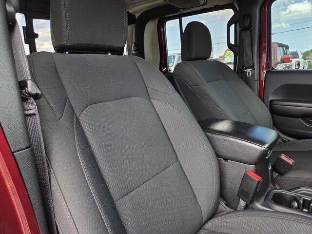 Used 2021 Snazzberry Pearlcoat Jeep Sport S image 30