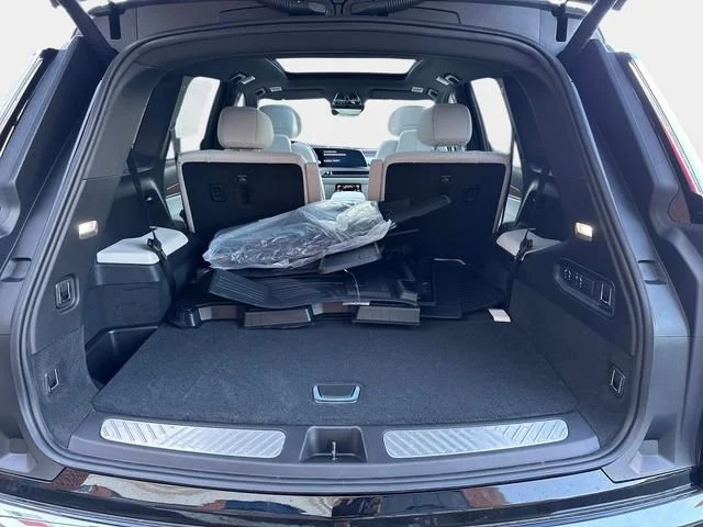 2026 Cadillac VISTIQ Sport - Photo 14