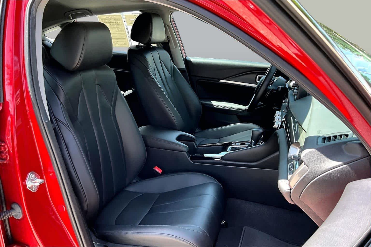 Used 2024 Performance Red Pearl Acura  image 9