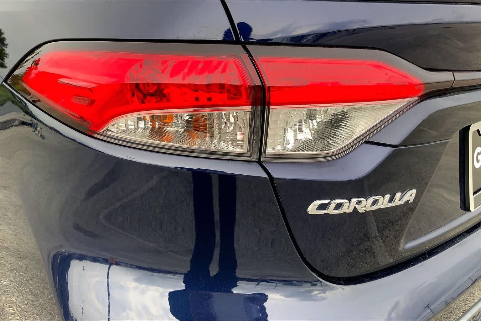Used 2021 Blueprint Toyota SE image 28