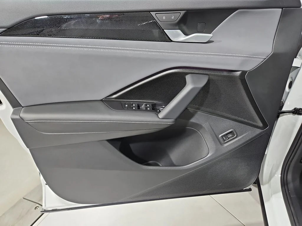 New 2026 White Volkswagen 2.0T SE image 10