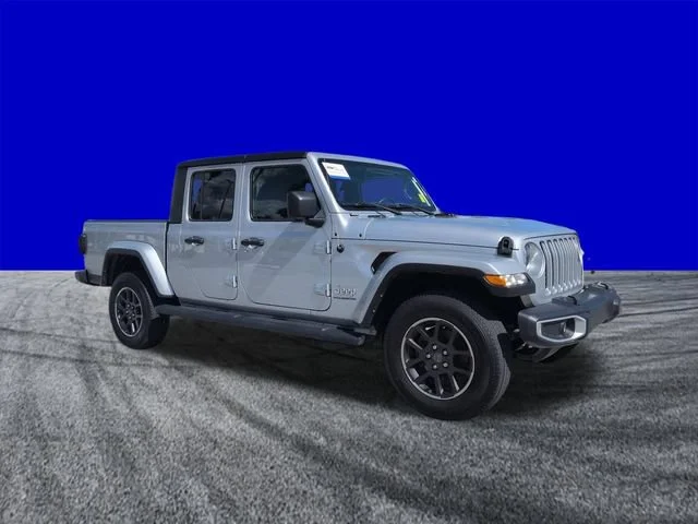 Used 2023 Silver Zynith Clearcoat Jeep Overland image 2
