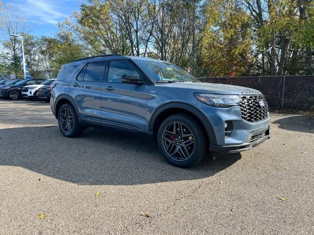 New 2027 Vapor Blue Metallic Ford ST-Line image 18