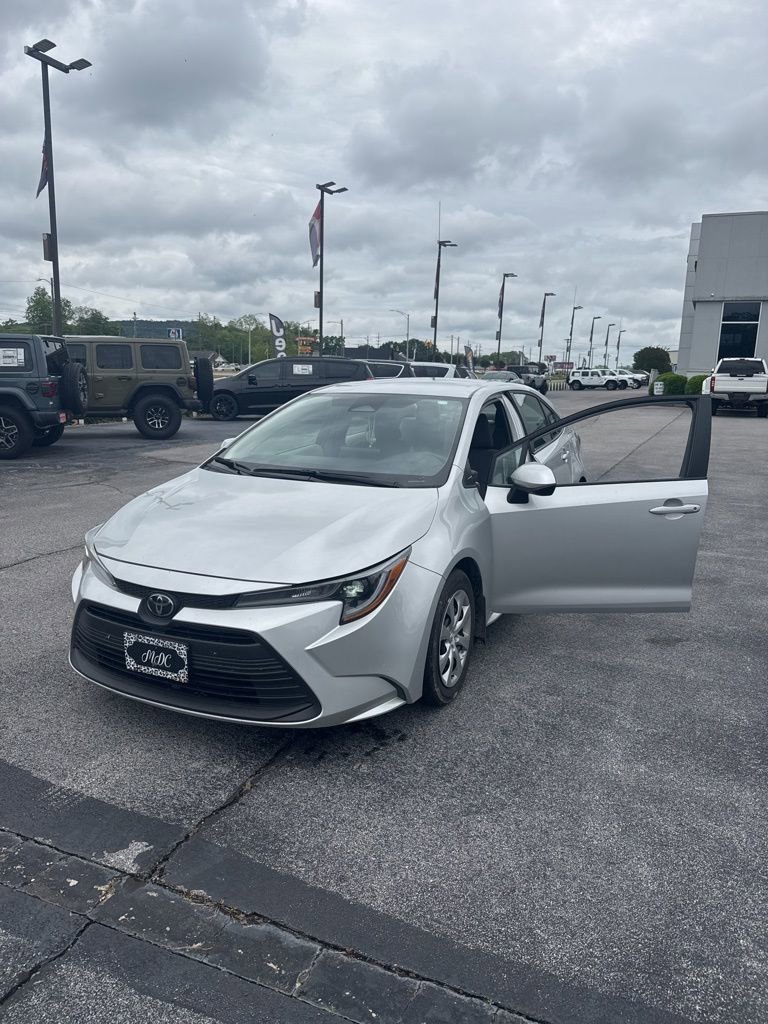2025 Toyota Corolla LE