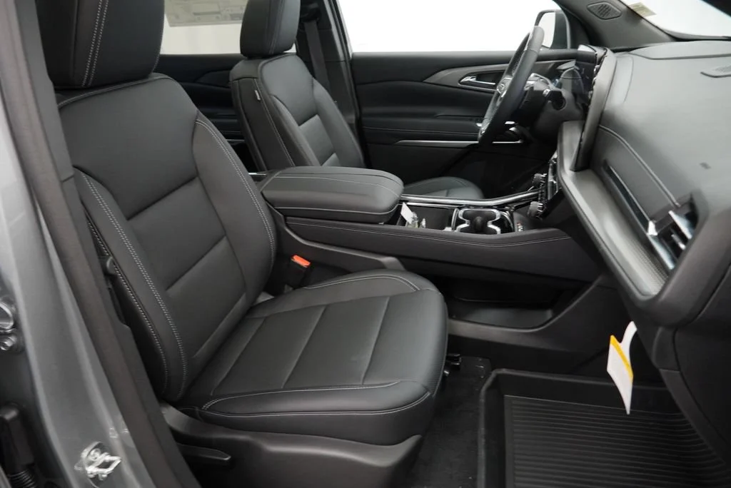 New 2027 Sterling Gray Metallic Chevrolet LT image 30