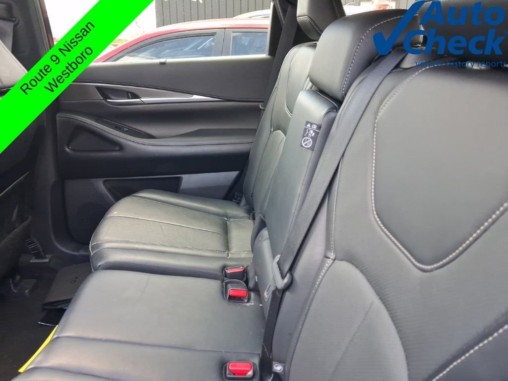 Used 2023 Black INFINITI LUXE image 13