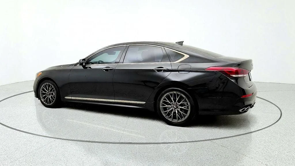 Used 2018 Victoria Black Genesis 3.3T Sport RWD image 7