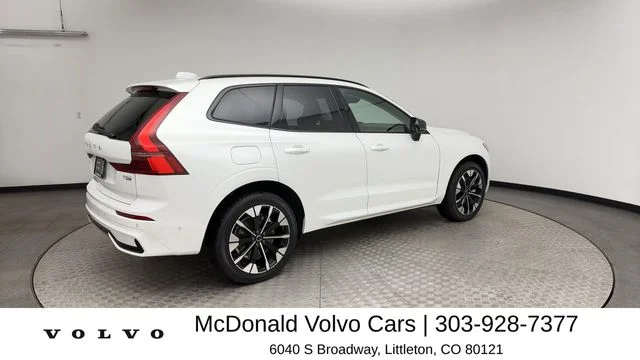 2026 Volvo XC60 Plus - Photo 2
