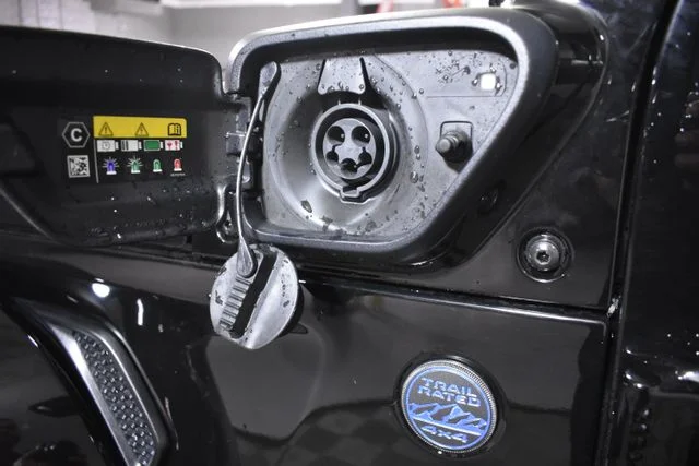 Used 2024 Black Jeep High Altitude 4xe image 41