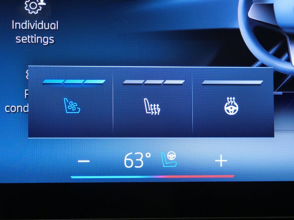 New 2026 Manhattan Green Metallic BMW xDrive50e image 46