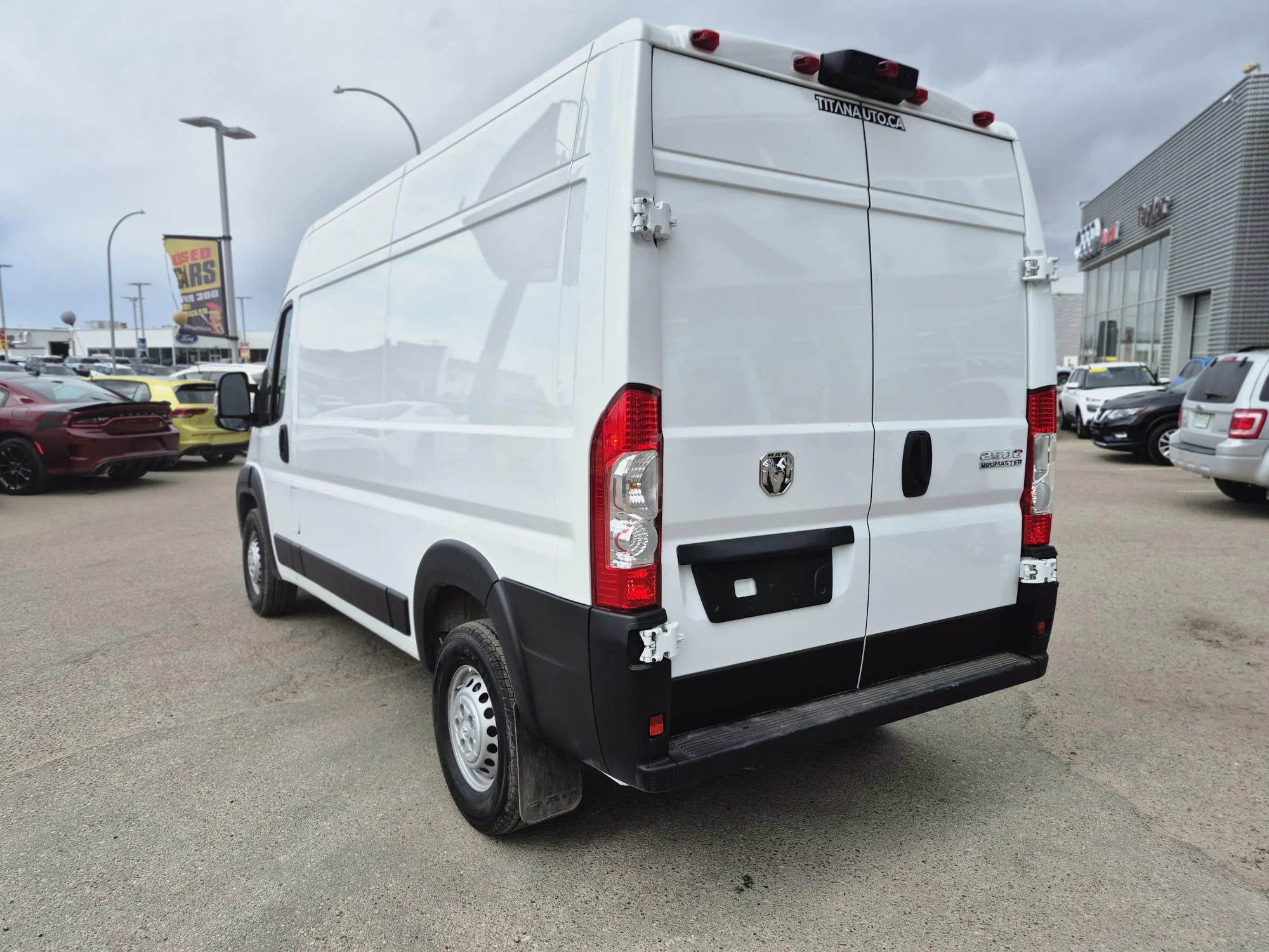 Certified Used 2025 White Ram Tradesmen*Full Size | 136in WB | ONLY 1542 km! | Lthr Seats | Adaptive Cruise | Cross-Wind Assist image 12